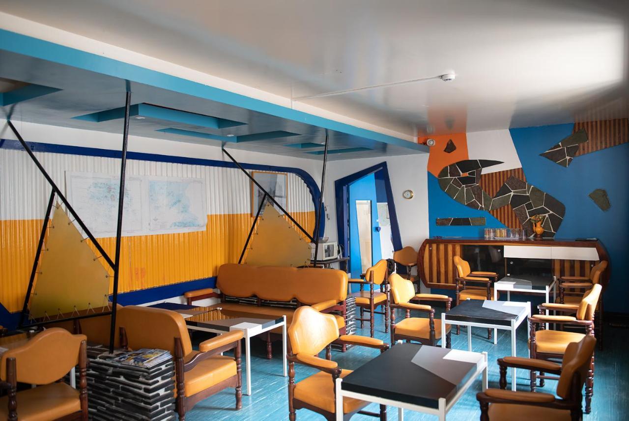Hotel Modern Конкарно Екстер'єр фото