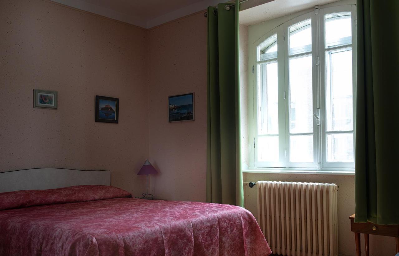Hotel Modern Конкарно Екстер'єр фото