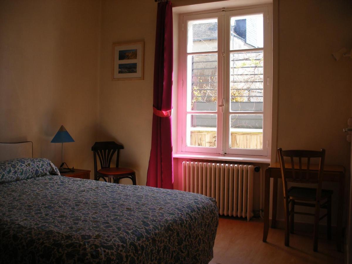 Hotel Modern Конкарно Екстер'єр фото