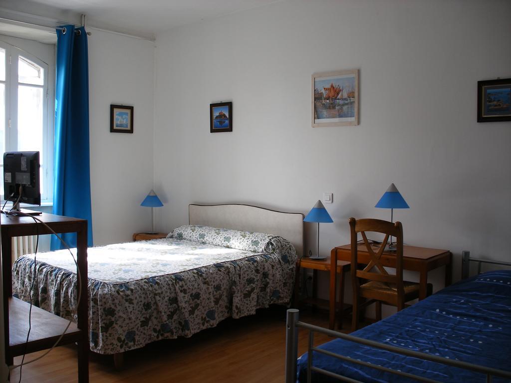 Hotel Modern Конкарно Екстер'єр фото