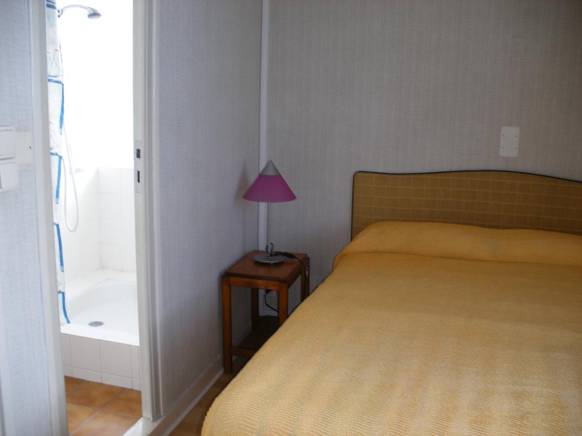 Hotel Modern Конкарно Екстер'єр фото